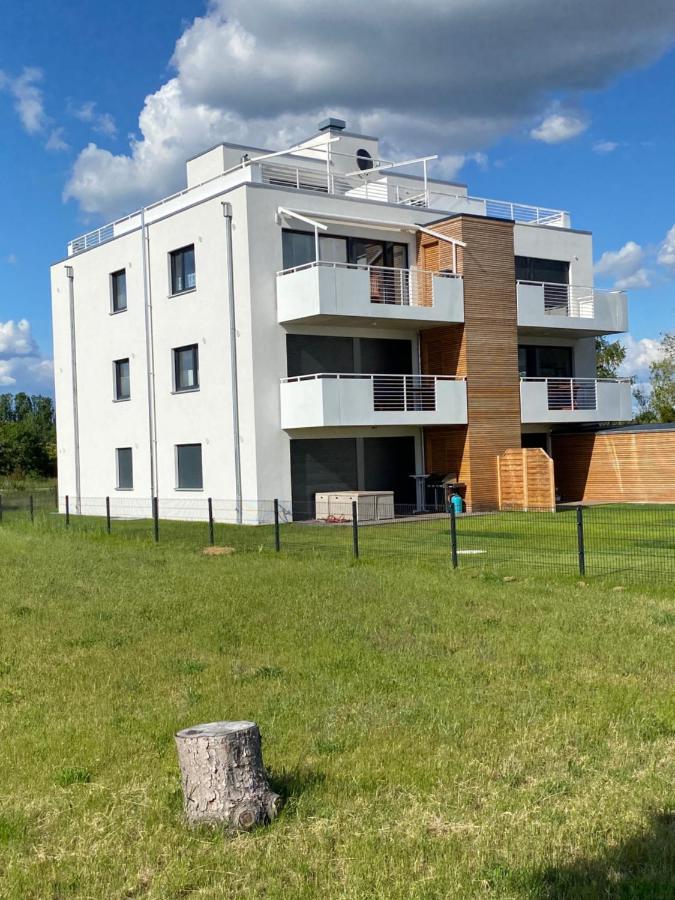 Modernes Apartment Am Hafen Mit Seeblick Гросрешен Екстериор снимка