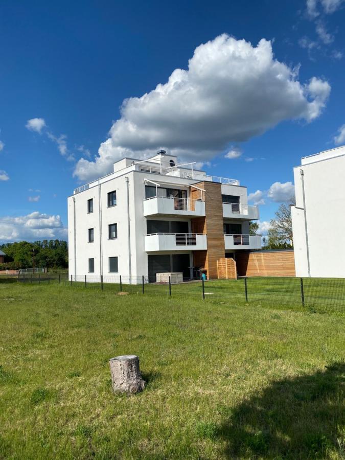 Modernes Apartment Am Hafen Mit Seeblick Гросрешен Екстериор снимка