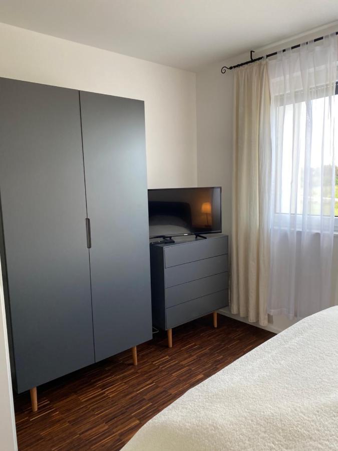 Modernes Apartment Am Hafen Mit Seeblick Гросрешен Екстериор снимка