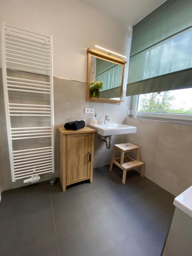 Modernes Apartment Am Hafen Mit Seeblick Гросрешен Екстериор снимка